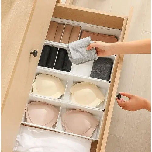 Expandable Wardrobe Organiser - Color: White