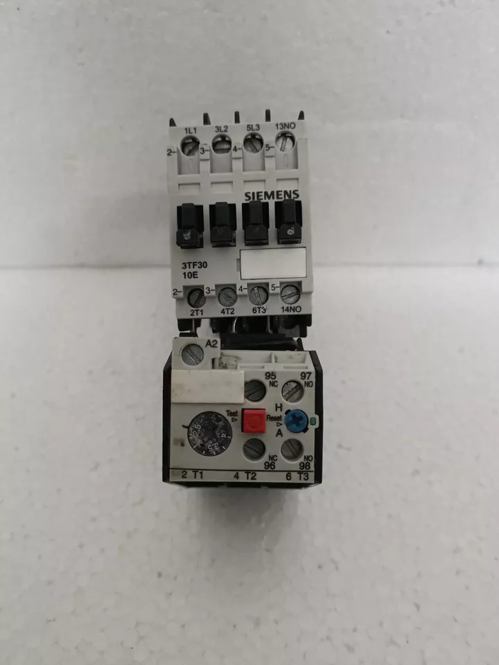 Siemens 3TF3010-0B AirBreak(power) contactor With Siemens 3UA5000-1E 2.5-4A