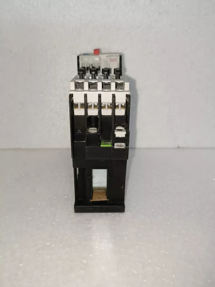 Siemens 3TF3010-0B AirBreak(power) contactor With Siemens 3UA5000-1E 2.5-4A