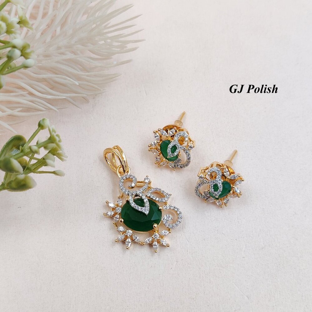 Deisgner  AD Pendant Set