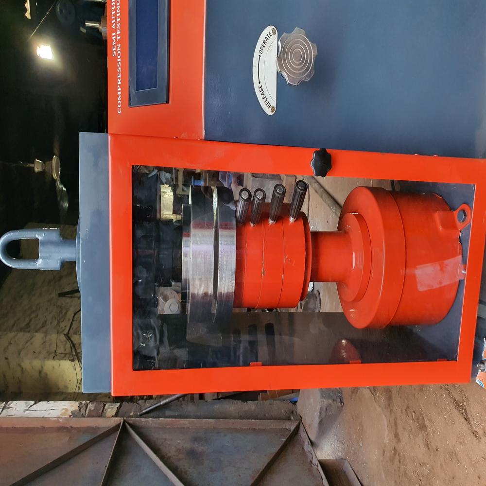Semi Automatic Compression Testing Machine Touch Screen With Printer - Machine Weight: 600 Kilograms (Kg)