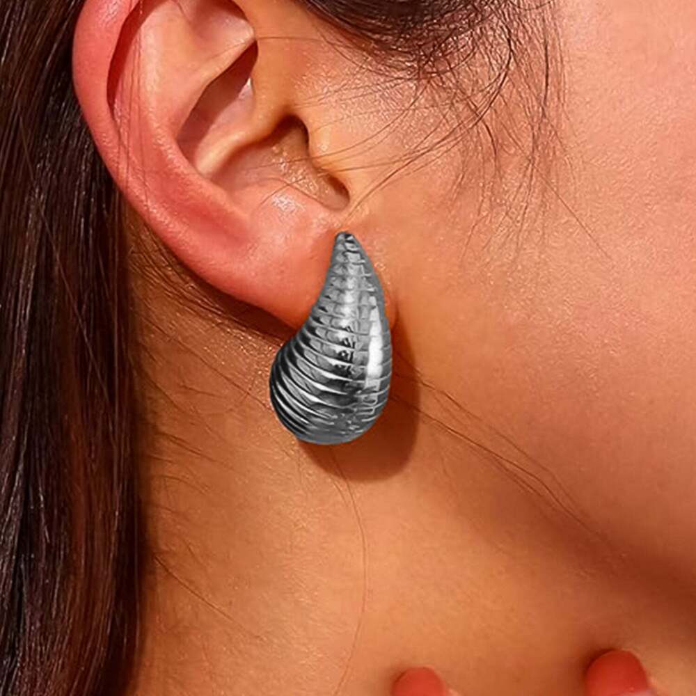 Cashew-Inspired Glam Earringss
