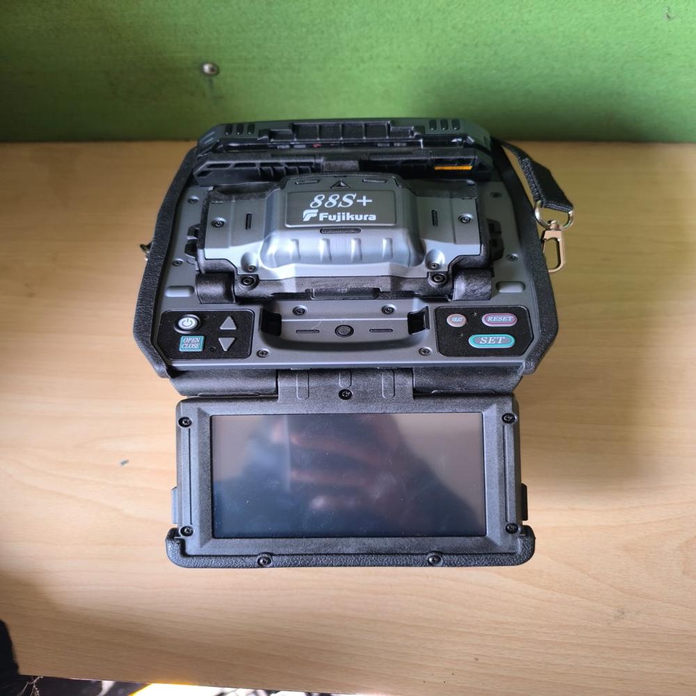 Fibre Optic Fujikura Fusion Splicer Machine - Color: Black