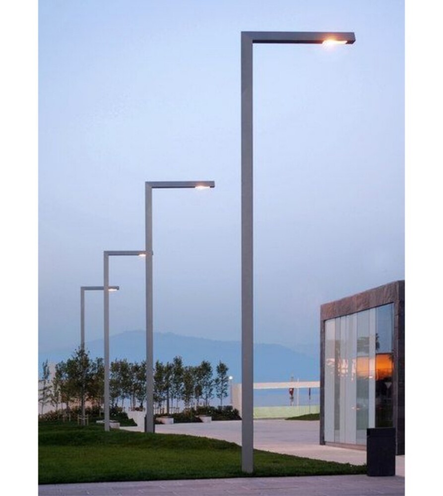 Outdoor Post Top Light - Color: Cool White