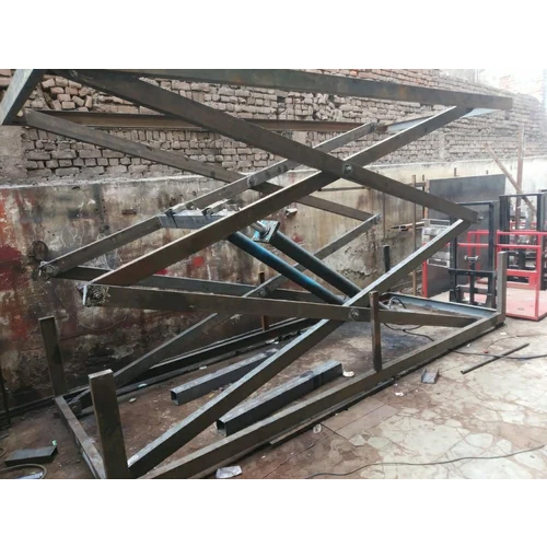 Lift AMC Service - Steel, 2000 kg Capacity, Hydraulic Power Source | Variable Dimensions, Multiple Safety Features, Local Standards Compliance