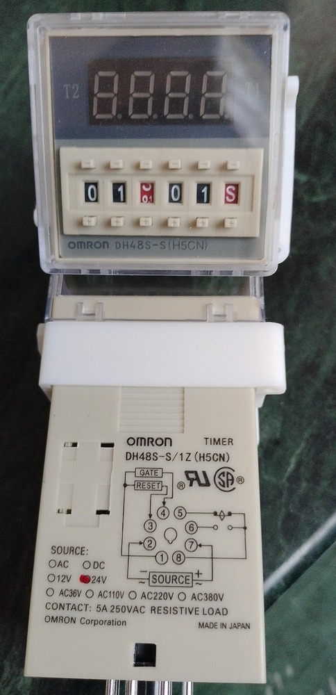 OMRON IC TIMER  24VDC, DH8S-2Z, E2E-S05S12-WC-B1 5M