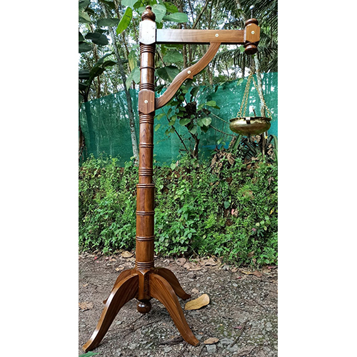 Wooden Shirodhara Stand With Vessels
