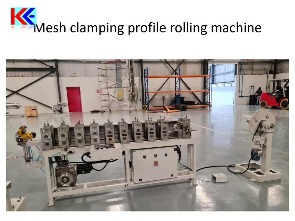 Mesh clamping profile rolling machine