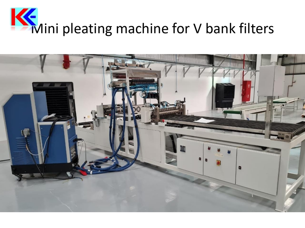 Mini pleating machine for V bank filters