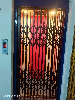 Collapsible chanel Gate for Lift or Elevator