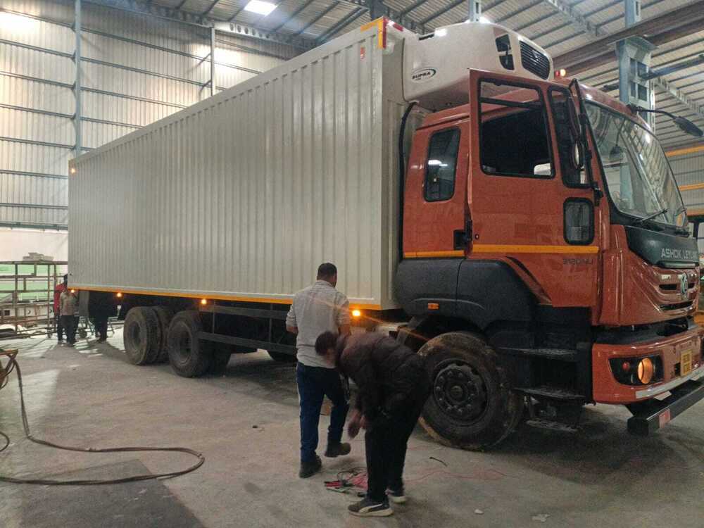 Refrigeration Van Container - Capacity: 5 Ton