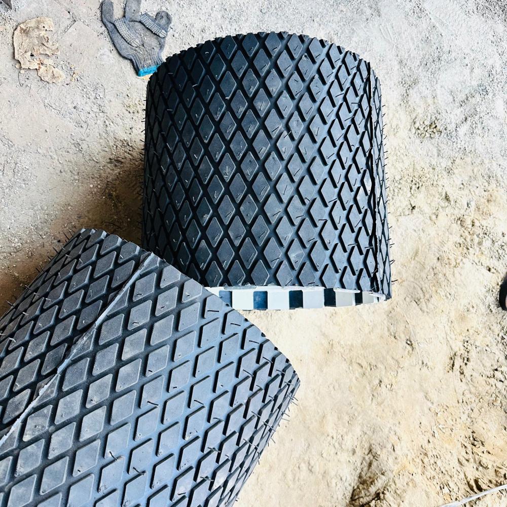 Pulley Lagging Sheet - Rubber, Ceramic, Or Polyurethane Material , Enhances Belt Traction, Prevents Slippage, Reduces Wear & Tear, Customizable Thickness & Design