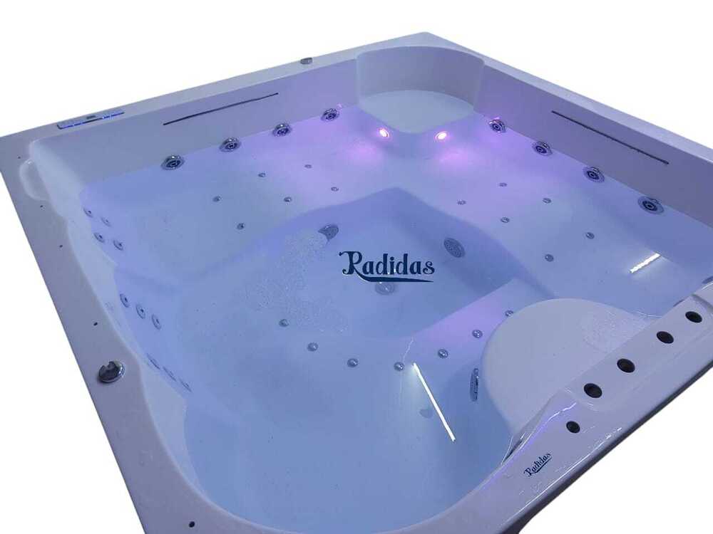 Spa Tub Jacuzzi Bathtub Outdoor Jacuzzi - Color: As Per Requirement