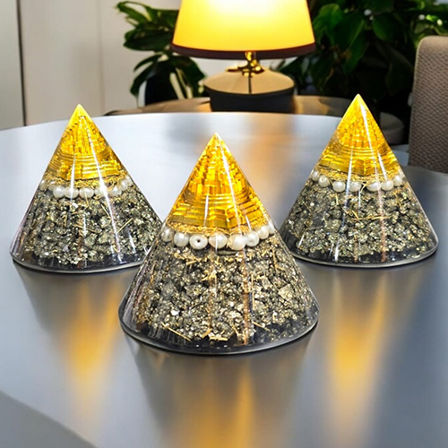 Money Attraction  Cone Pyramid - Material: Crystal