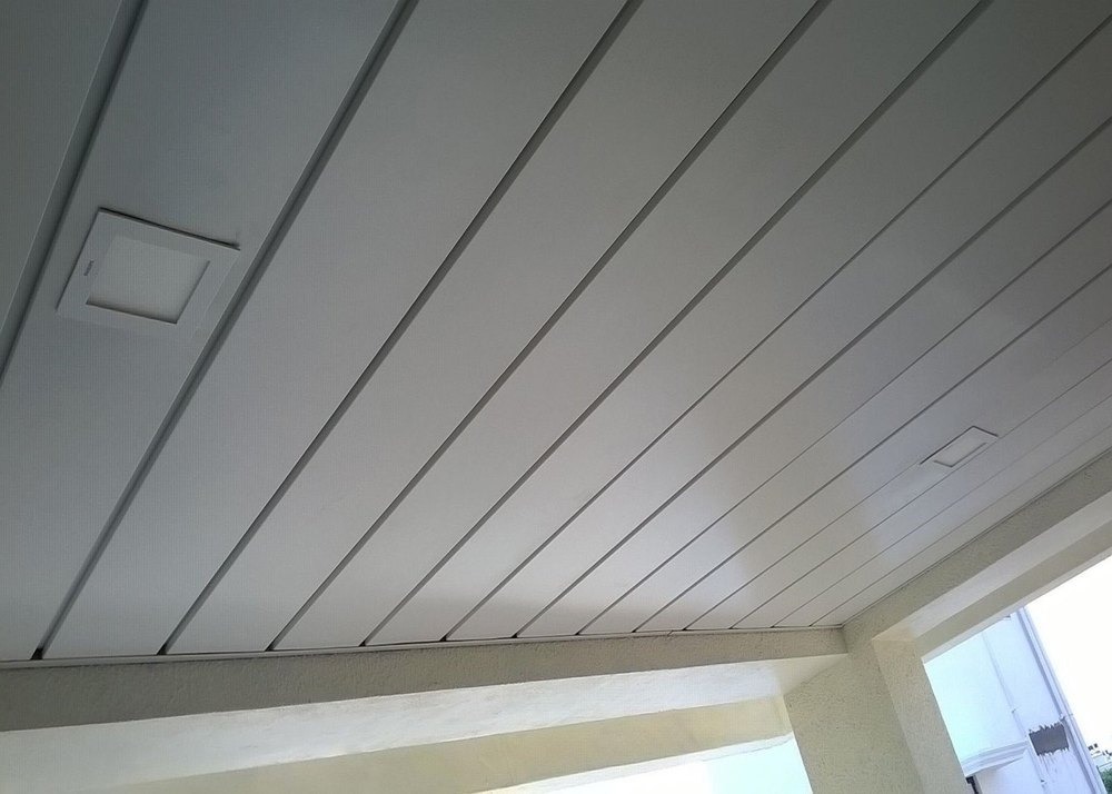 84 C/184 C Linear Ceiling System