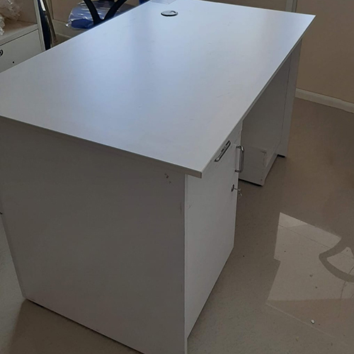 White Aluminium Office Table - Design: One Piece