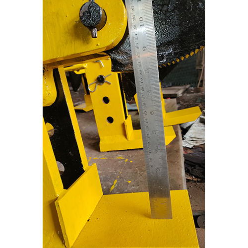 Adjustable Plate Lifting Clamp - Automatic Grade: Manual
