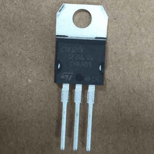 L7812Cv Regulator - Color: Black