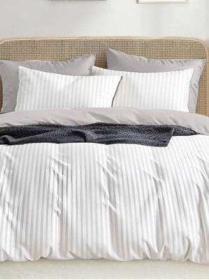 Hotel Check Quilt - Material: 100% Cotton