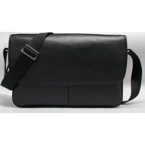 Plain Fancy Leather Bag - Color: Black