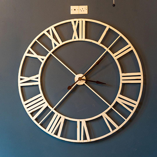 Metal Wall Clock - Color Of Band: Golden