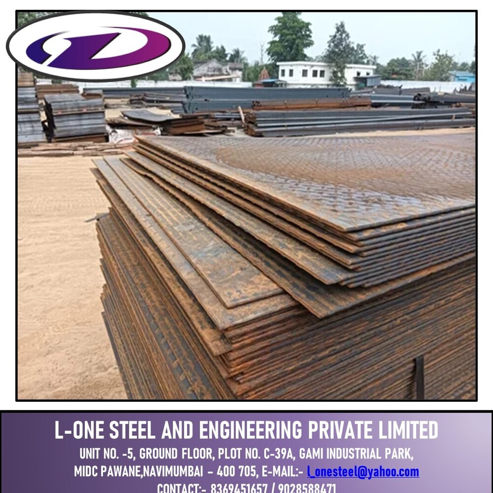 Stainless Steel Chequered Plate - 5mm Thickness, Silver Color | Durable Industrial Grade Steel Rails For Reliable Structural Support