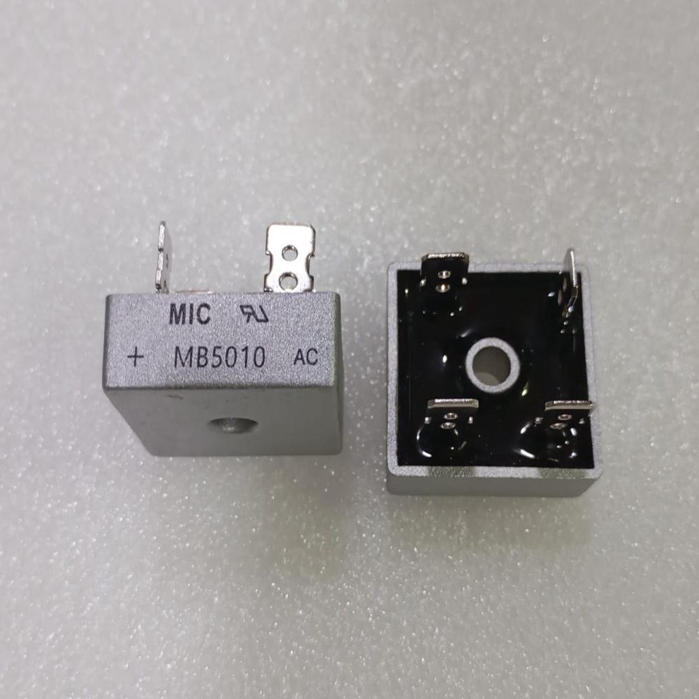 Mb50 10 - Color: Black