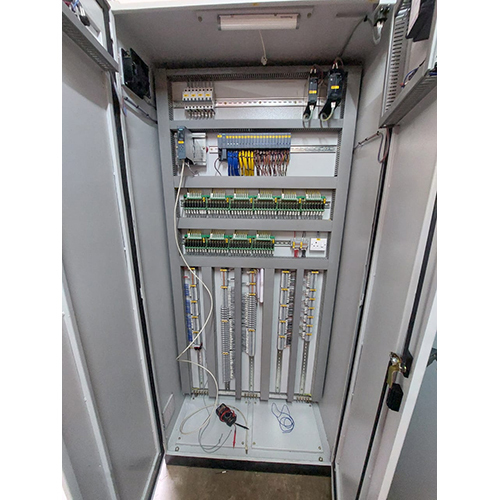 आंतरिक और बाहरी PLC पैनल