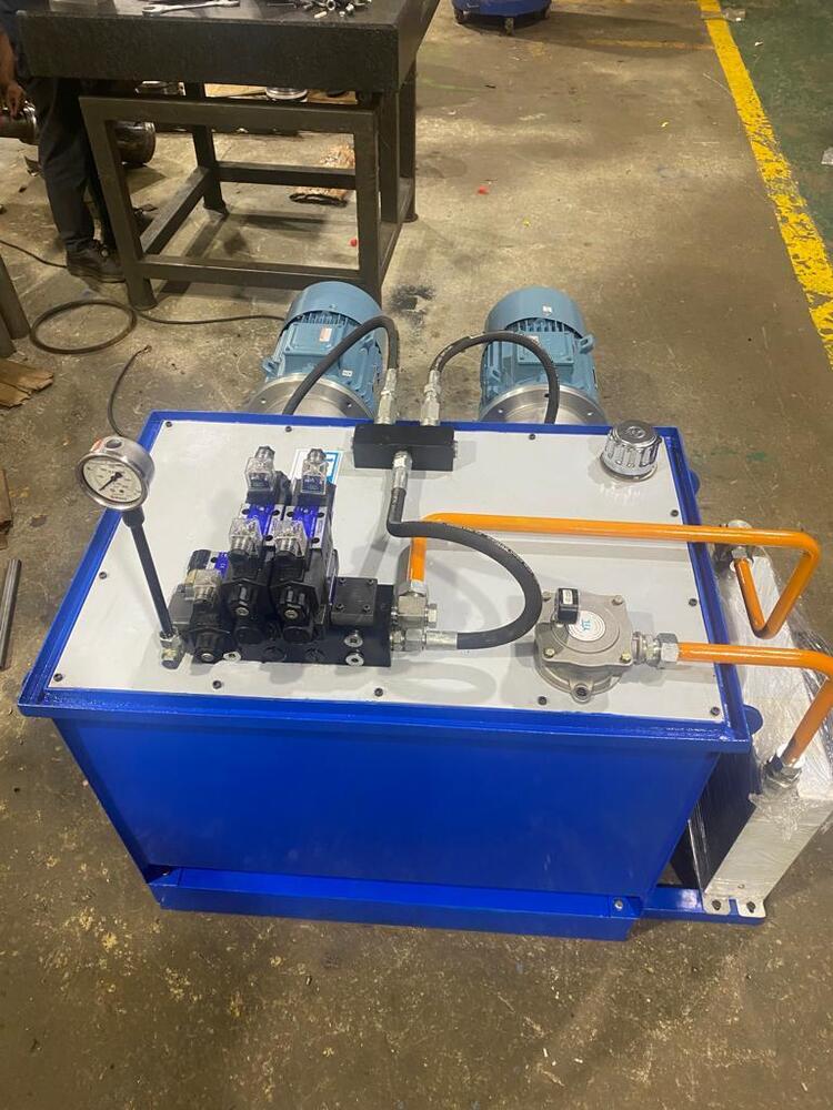 SHEET BENDING MACHINE