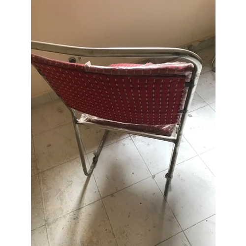 धातु की तंबू कुर्सी