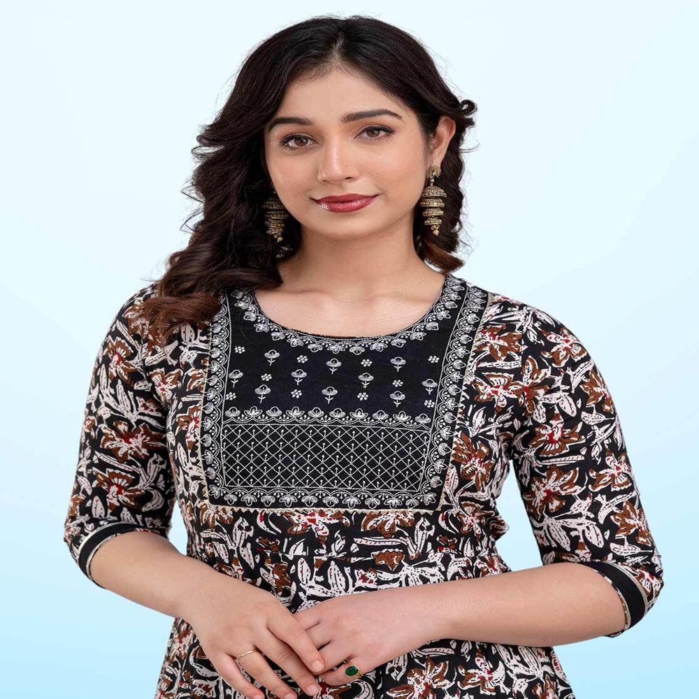 Hawkthestock Women Rayon Kurta Pant Dupatta Set