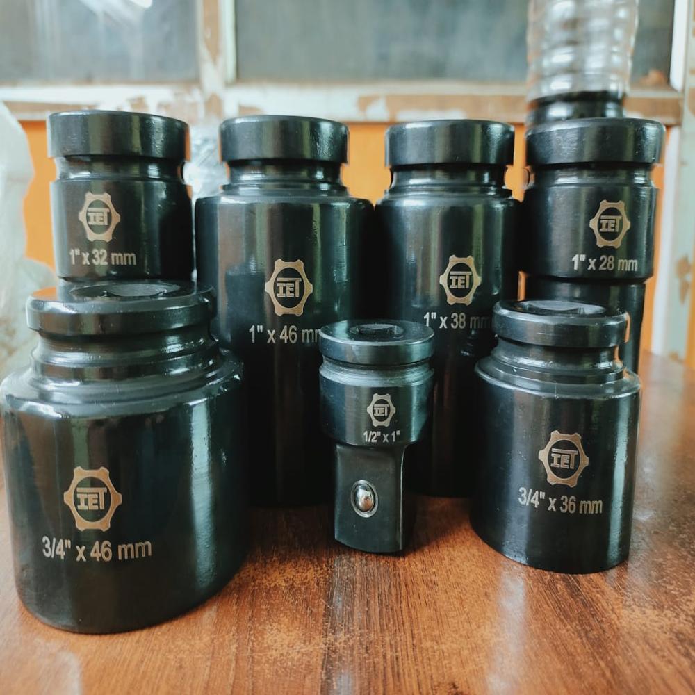 Impact Socket - Color: Black