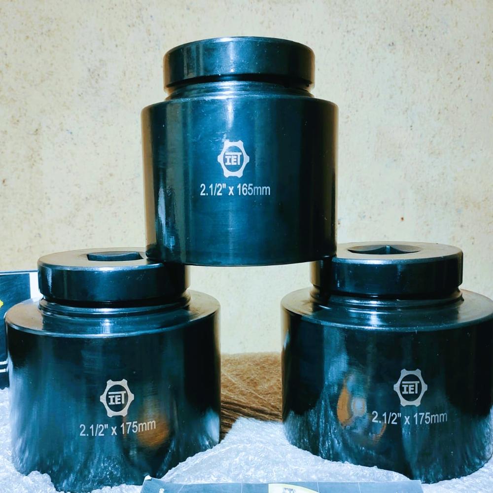 Impact Socket - Color: Black