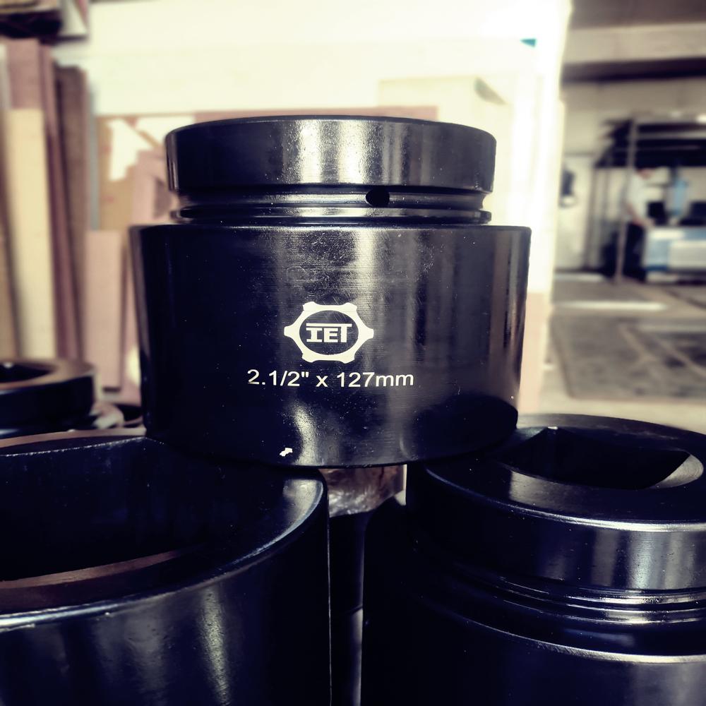 Impact Socket - Color: Black