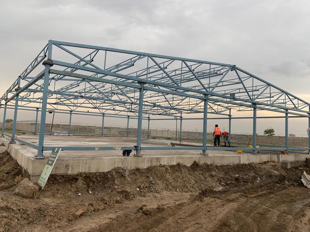 Industrial Peb Structure Fabrication Service - Steel, High Load Capacity, Customizable Height & Span | Prefabricated, Powder Coated Finish, Efficient Design