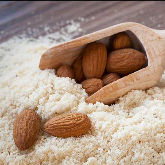 Almond Powder (Prunus dulcis)