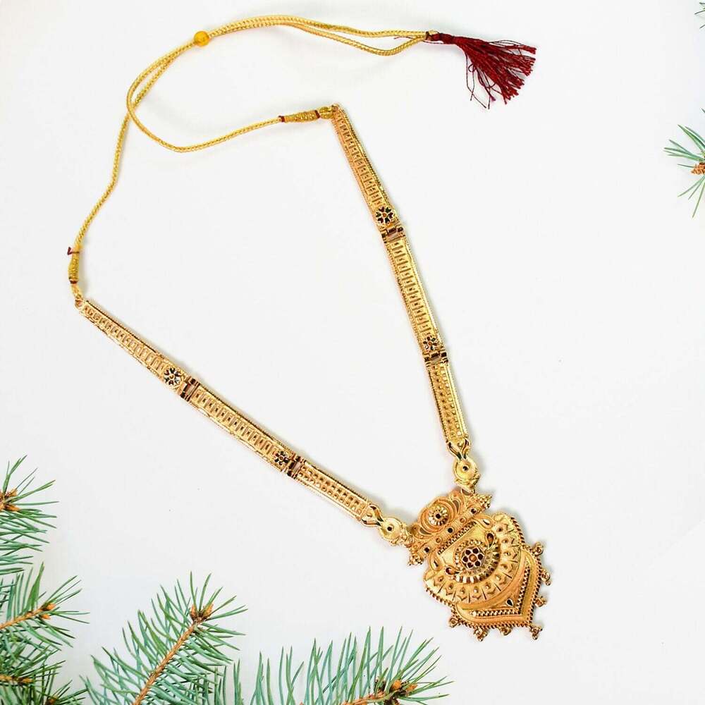 Luxe Crystal Pendant Necklaces