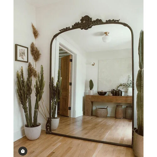 Metal Frame Mirror - Color: Golden