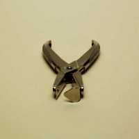 STAPLE REMOVER INSTRUMENT