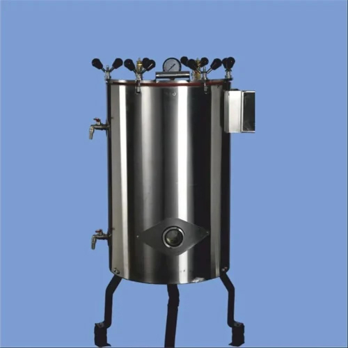 Stainless Steel Vertical Autoclave - Capacity: 200 Ltr