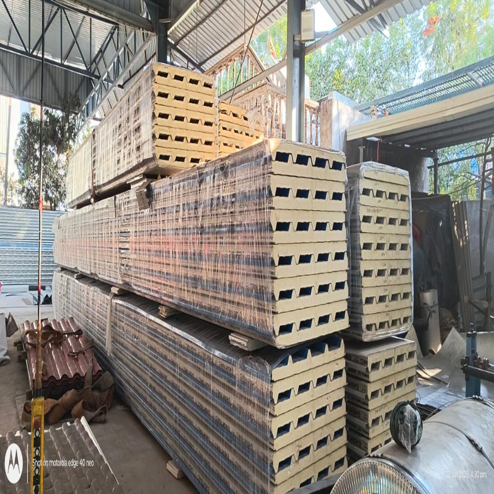 Puff Sandwich Panel - Color: Blue & White