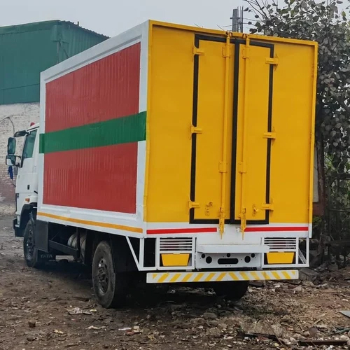 5 Ton Mobile Refrigerated Van - Material: Ms