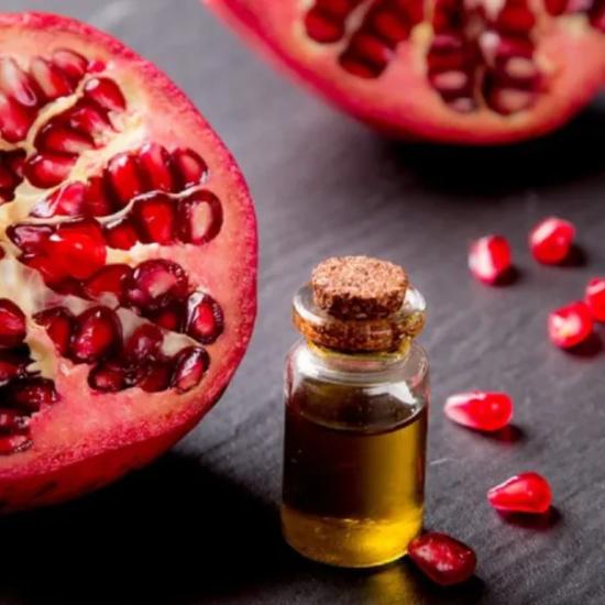 Pomegranate oil ( Punica granatum ) 