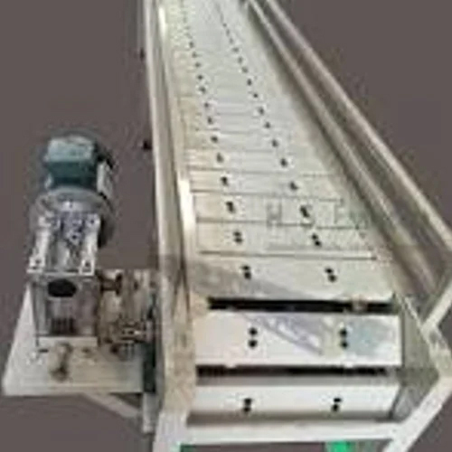 Slat Chain Conveyor - Carbon Steel, 1-10 Feet Length, Sleek Silver Finish | 1000 kg Capacity, 1-Year Warranty, Efficient Material Handling