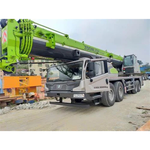 80 Tons Telescopic Crane - Color: Multicolor