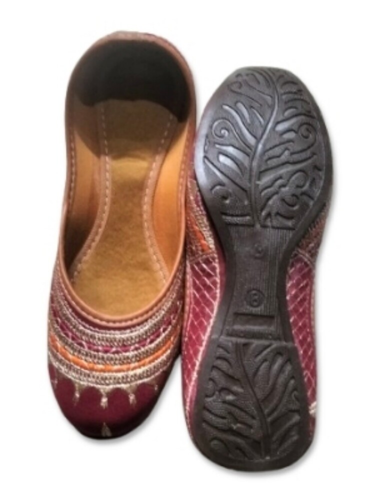soft Jutti embroidery