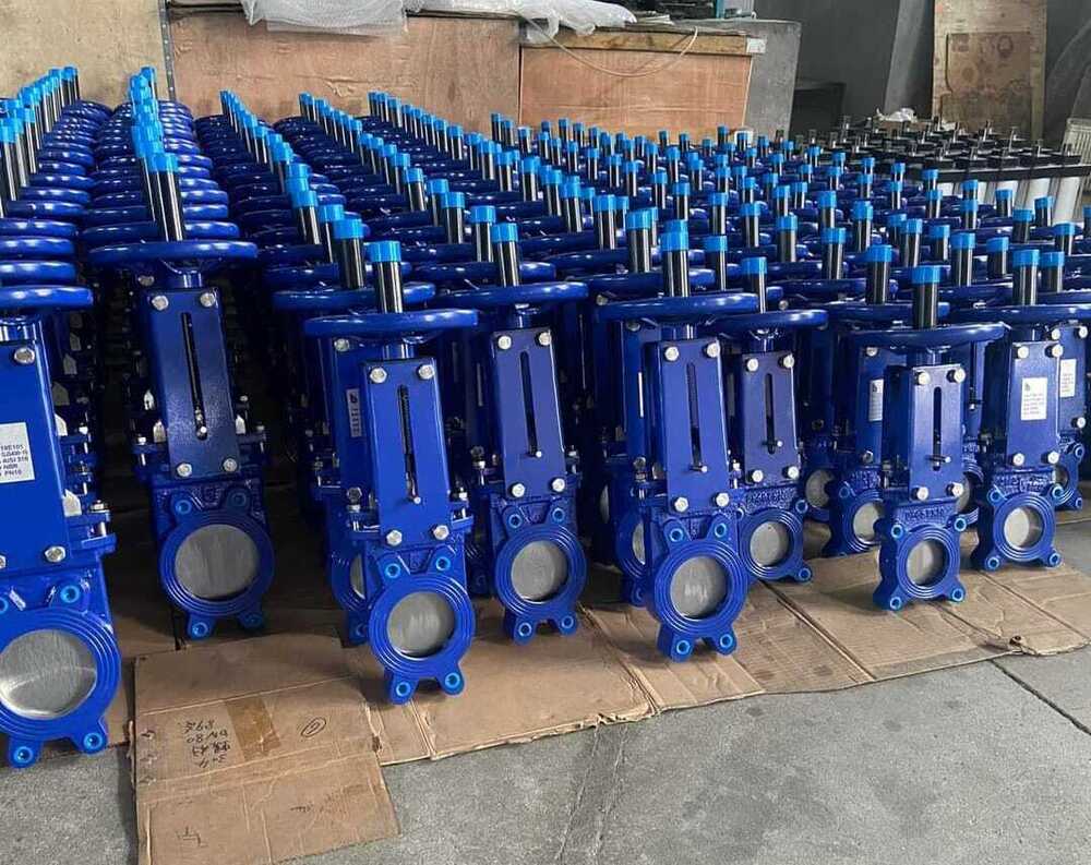 Manual Operated Knife Edge Gate Valve - Color: Blue