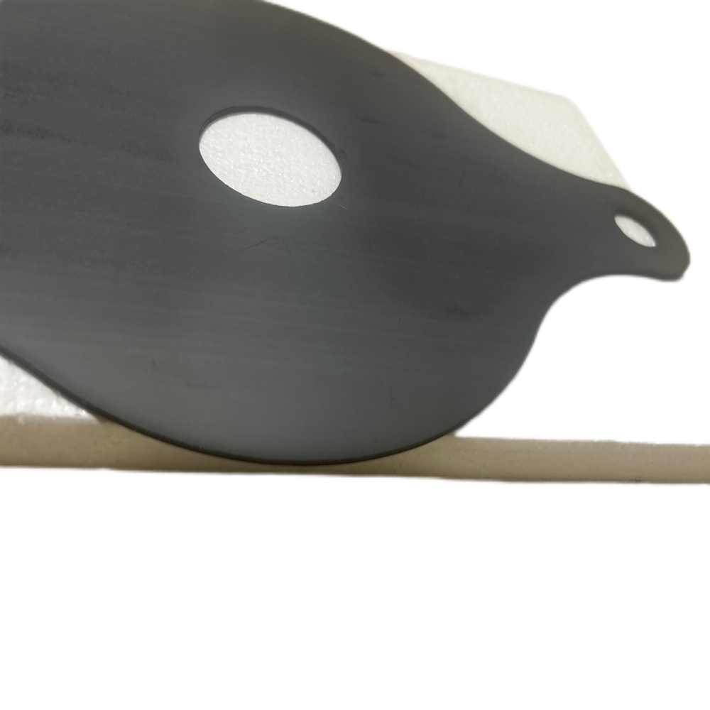 Pressurelss Sintered SiC (SSiC) Super Thin Kiln Plate Fish Crank for Tableware