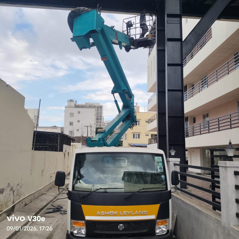 Rentals Truck Mounted Boom Lift - Material: Steel