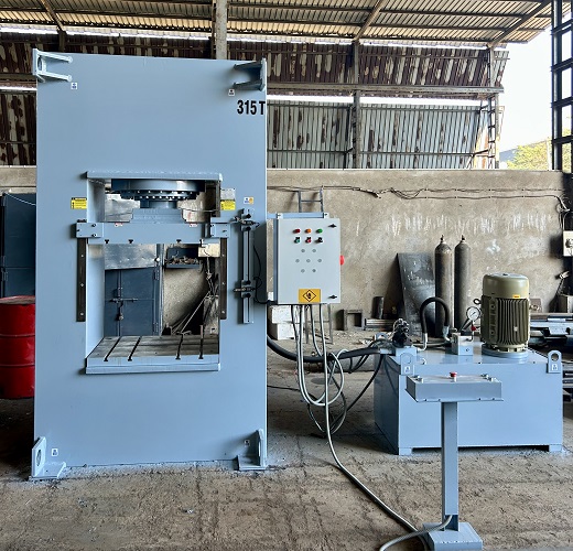 HEAVY DUTY HYDRAULIC PRESS MACHINE